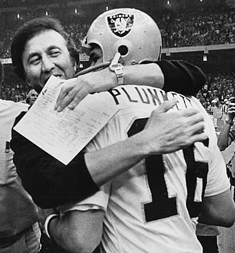 Groundbreaking NFL Player and Coach Tom Flores Voted Into Hall of Fame –  NBC Los Angeles