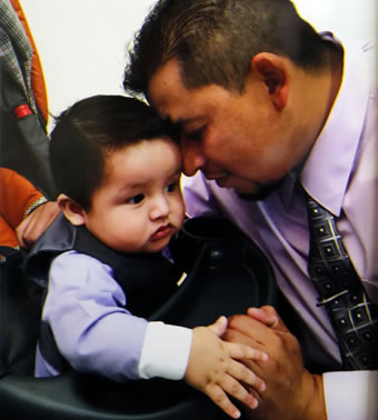 Rueben Garcia Villalpando with son before Grapevine Police shooting